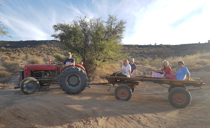 Join us on a sundowner trip on the wagon 